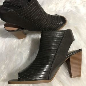 CL Chinese Laundry Runway sandal heels 8.5